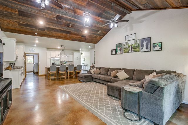 201 Curry Road, Waxahachie, TX 75167