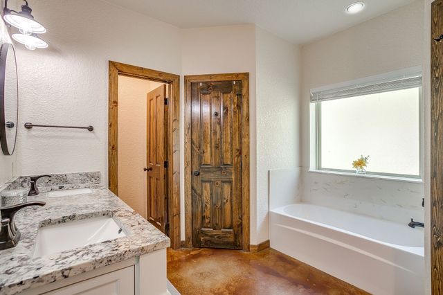 201 Curry Road, Waxahachie, TX 75167