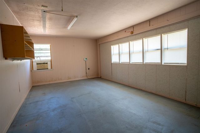 375 County Road 45080, Powderly, TX 75473