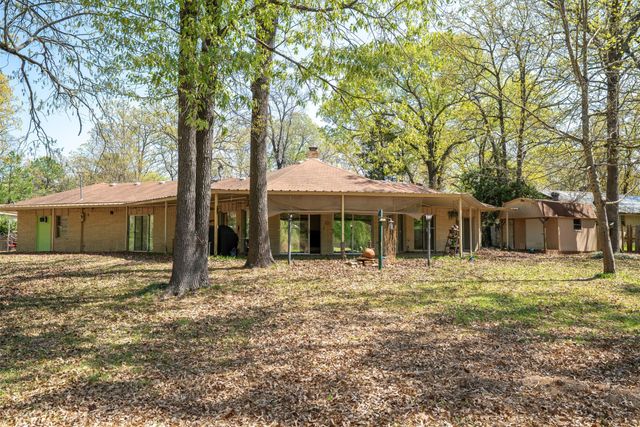 375 County Road 45080, Powderly, TX 75473