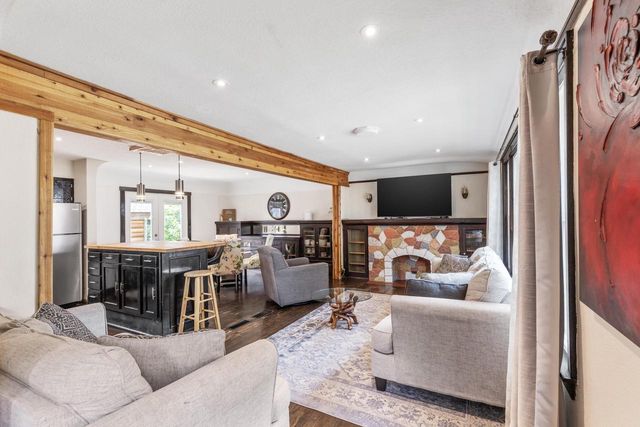 229 E Norwich STREET, Milwaukee, WI 53207