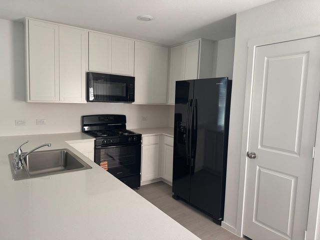 7505 Fenton Parkway, Pilot Point, TX 76258