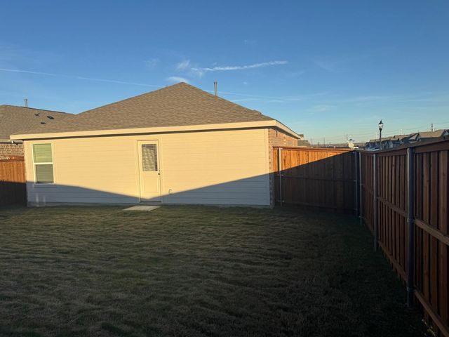 7505 Fenton Parkway, Pilot Point, TX 76258