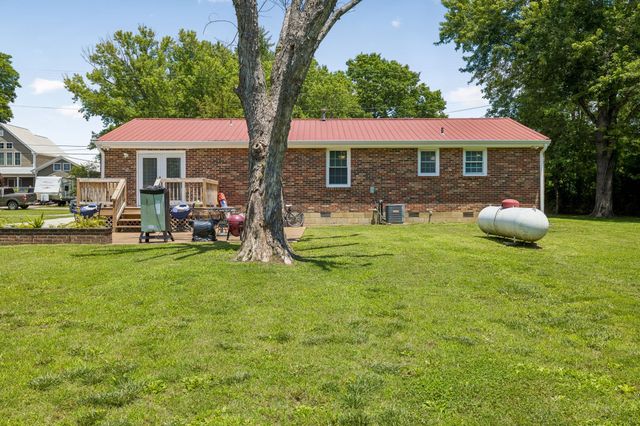 1105 Goose Bay Rd, Ashland City, TN 37015