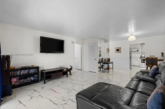 4043 NW 16th Street 201, Lauderhill, FL 33313