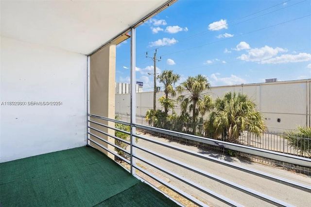 4043 NW 16th Street 201, Lauderhill, FL 33313