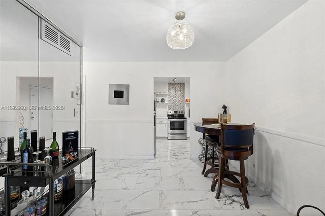 4043 NW 16th Street 201, Lauderhill, FL 33313