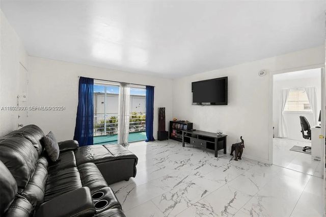 4043 NW 16th Street 201, Lauderhill, FL 33313