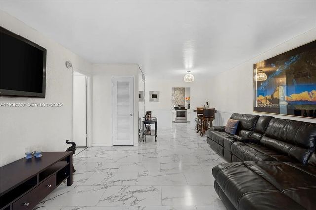 4043 NW 16th Street 201, Lauderhill, FL 33313