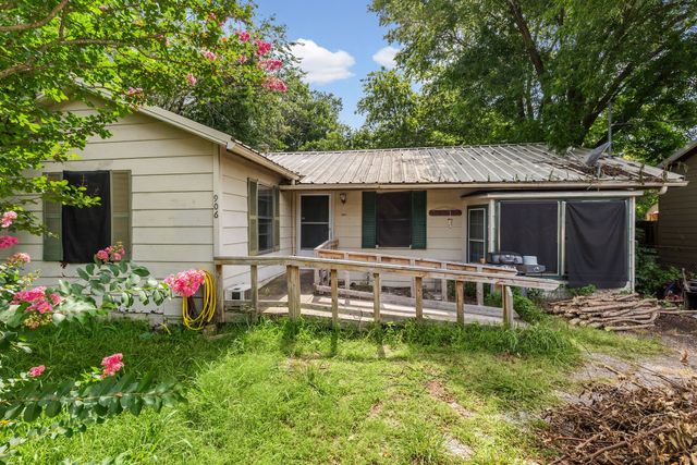 906 Branch Street, Greenville, TX 75401