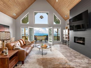 1070 Gold City Lane, Franklin, NC 28734