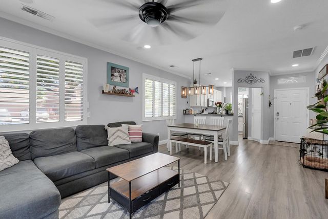 3327 Summer Creek Dr, Turlock, CA 95382