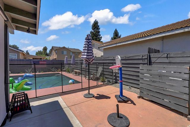 3327 Summer Creek Dr, Turlock, CA 95382