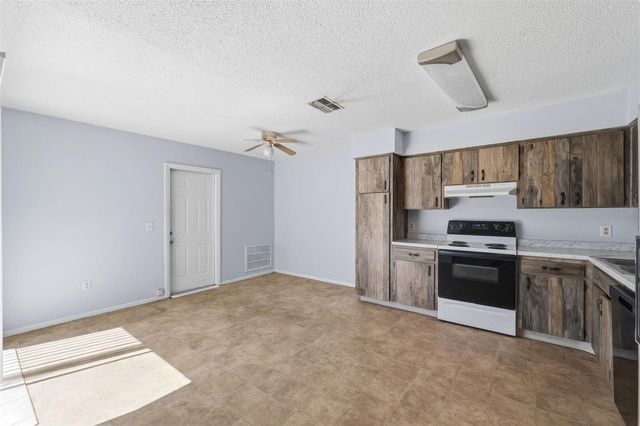 1284 LONDON AVENUE, Spring Hill, FL 34606