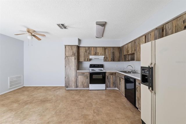 1284 LONDON AVENUE, Spring Hill, FL 34606