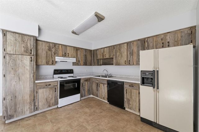 1284 LONDON AVENUE, Spring Hill, FL 34606