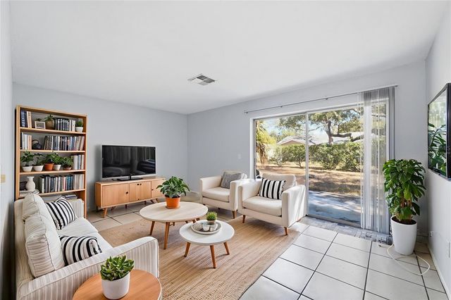 1284 LONDON AVENUE, Spring Hill, FL 34606