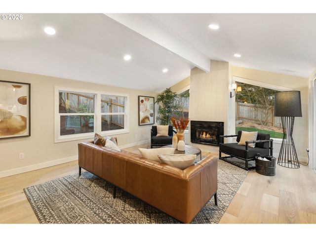 17706 TREE TOP Way, Lake Oswego, OR 97034