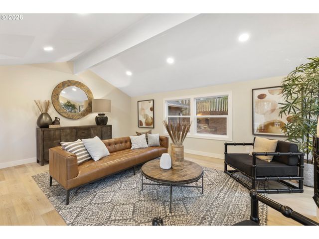 17706 TREE TOP Way, Lake Oswego, OR 97034