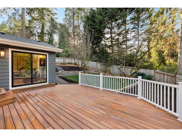 17706 TREE TOP Way, Lake Oswego, OR 97034