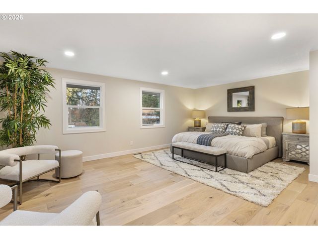 17706 TREE TOP Way, Lake Oswego, OR 97034
