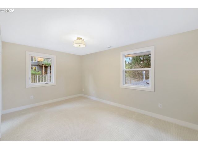 17706 TREE TOP Way, Lake Oswego, OR 97034