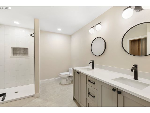 17706 TREE TOP Way, Lake Oswego, OR 97034