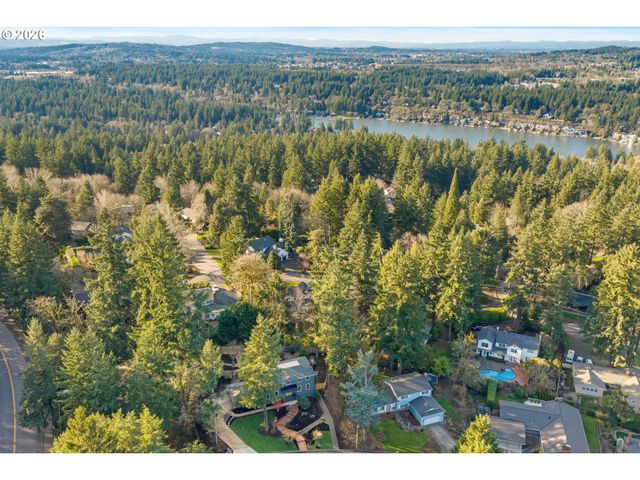 17706 TREE TOP Way, Lake Oswego, OR 97034
