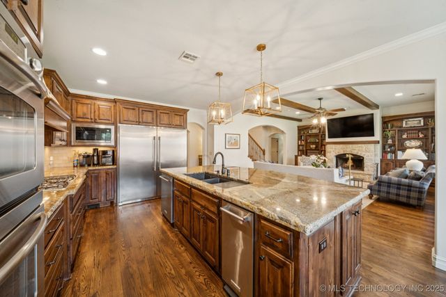 9545 E 108th Street S, Bixby, OK 74133