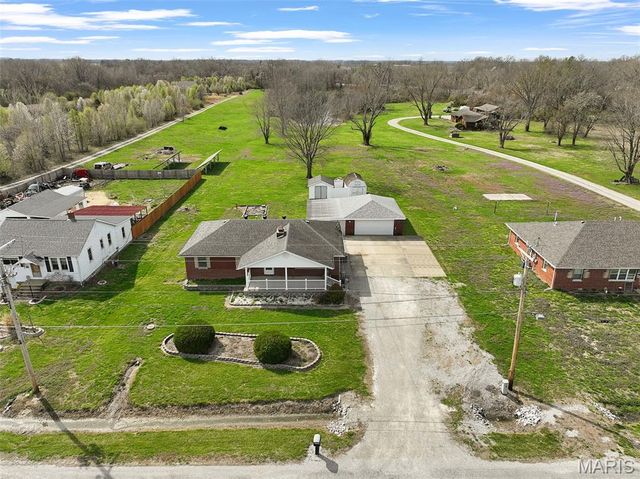 5537 N State Route 159, Edwardsville, IL 62025