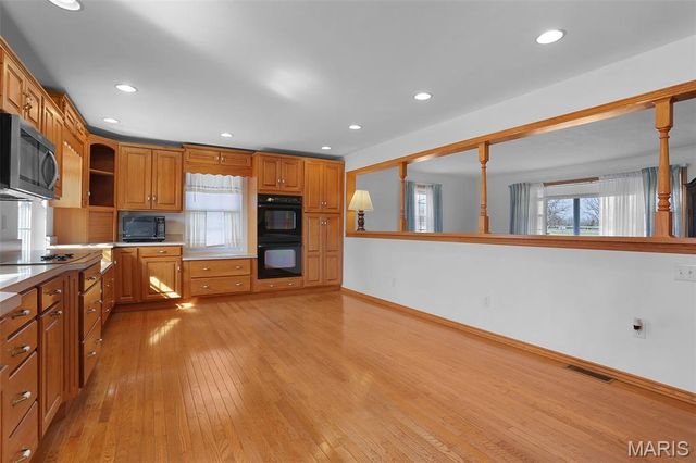 5537 N State Route 159, Edwardsville, IL 62025