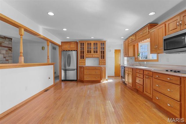 5537 N State Route 159, Edwardsville, IL 62025