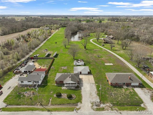 5537 N State Route 159, Edwardsville, IL 62025