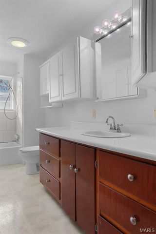 5537 N State Route 159, Edwardsville, IL 62025