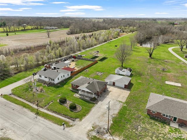 5537 N State Route 159, Edwardsville, IL 62025