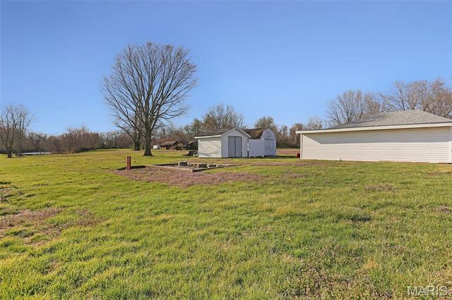 5537 N State Route 159, Edwardsville, IL 62025