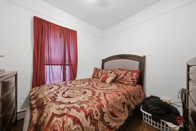 5513 W Cortez Street, Chicago, IL 60651