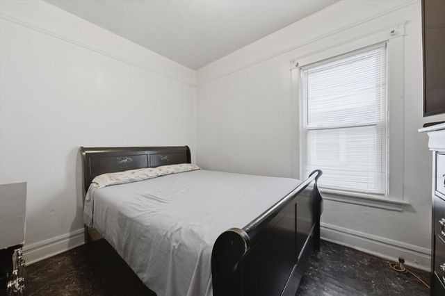 5513 W Cortez Street, Chicago, IL 60651