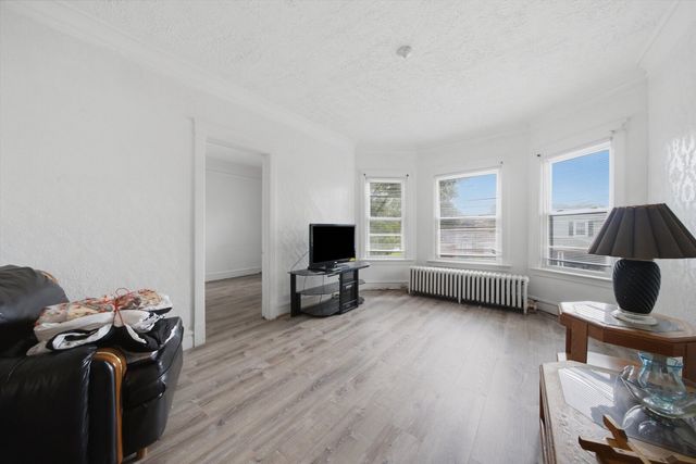 5513 W Cortez Street, Chicago, IL 60651