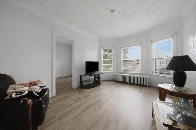 5513 W Cortez Street, Chicago, IL 60651
