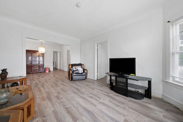 5513 W Cortez Street, Chicago, IL 60651