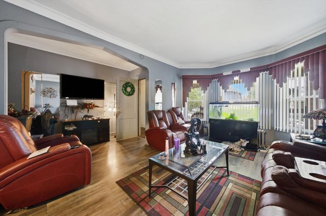 5513 W Cortez Street, Chicago, IL 60651