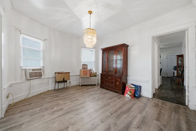5513 W Cortez Street, Chicago, IL 60651