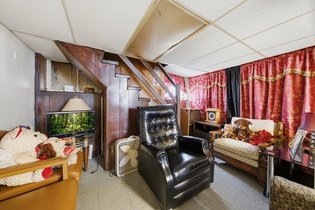 5513 W Cortez Street, Chicago, IL 60651