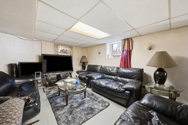 5513 W Cortez Street, Chicago, IL 60651