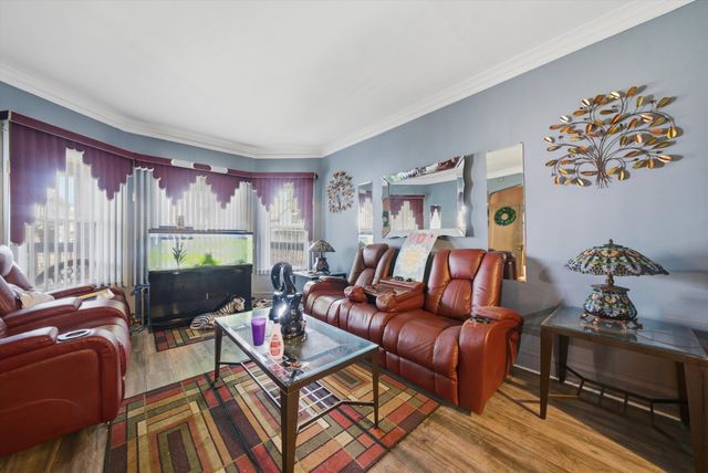 5513 W Cortez Street, Chicago, IL 60651