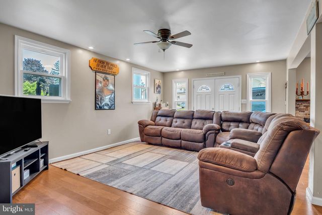 5 IMPALA DR, Dillsburg, PA 17019