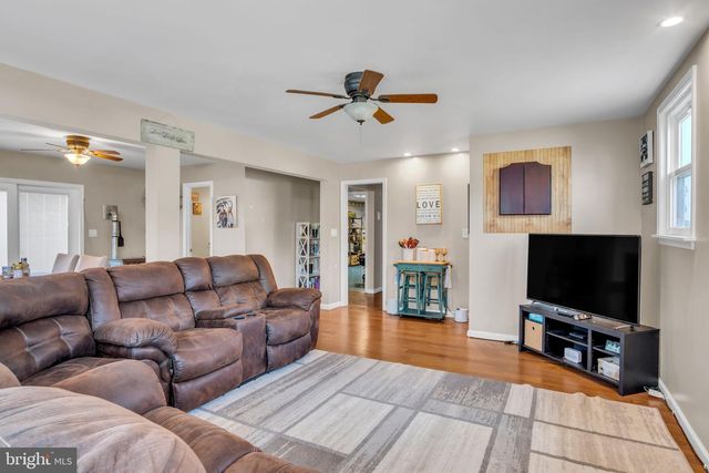 5 IMPALA DR, Dillsburg, PA 17019