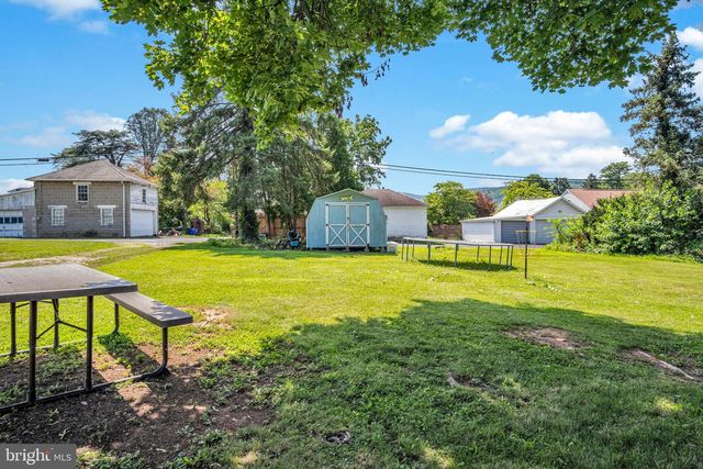5 IMPALA DR, Dillsburg, PA 17019