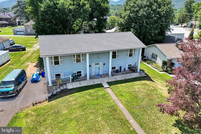 5 IMPALA DR, Dillsburg, PA 17019